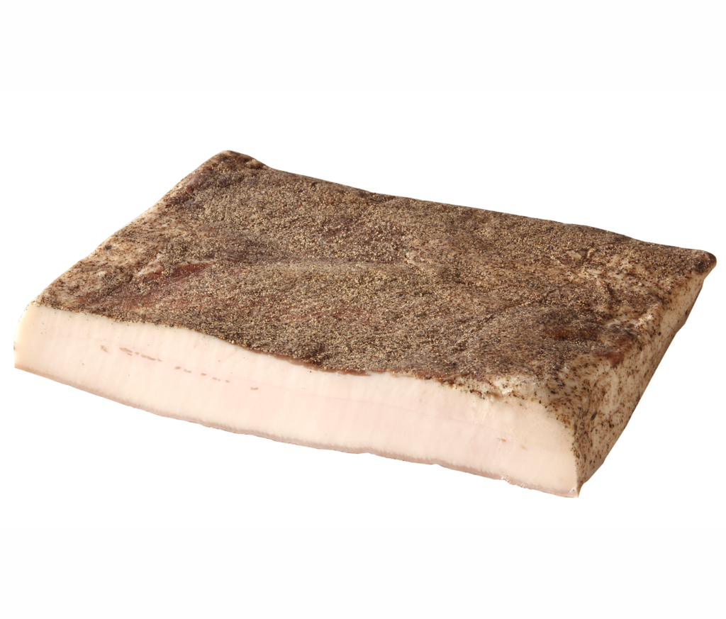 Produzione di lardo stagionato lavorato secondo la tradizione con erbe aromatiche e e stagionato in conche di marmo per una perfetta maturazione