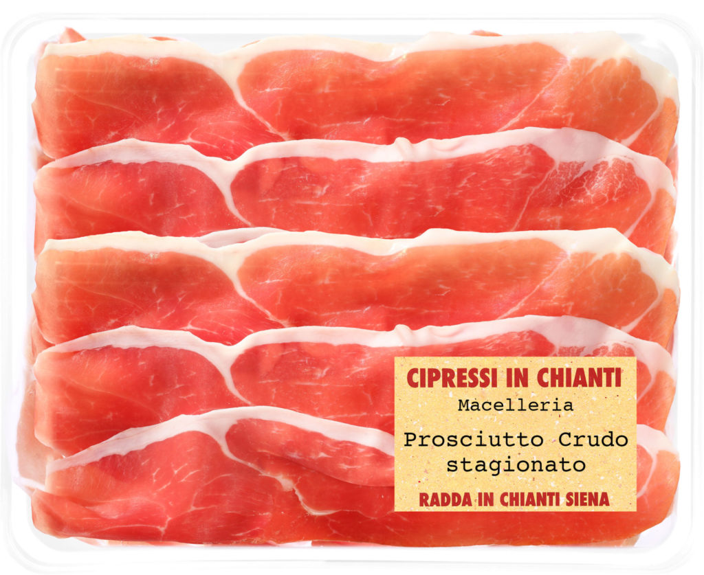Il Prosciutto crudo viene lavorato artigianalmente e dopo una lenta stagionatura viene affettato e posto con tutta la sua dolcezza e freschezza nelle vaschette che ne conservano tutti i profumi e il sapore.